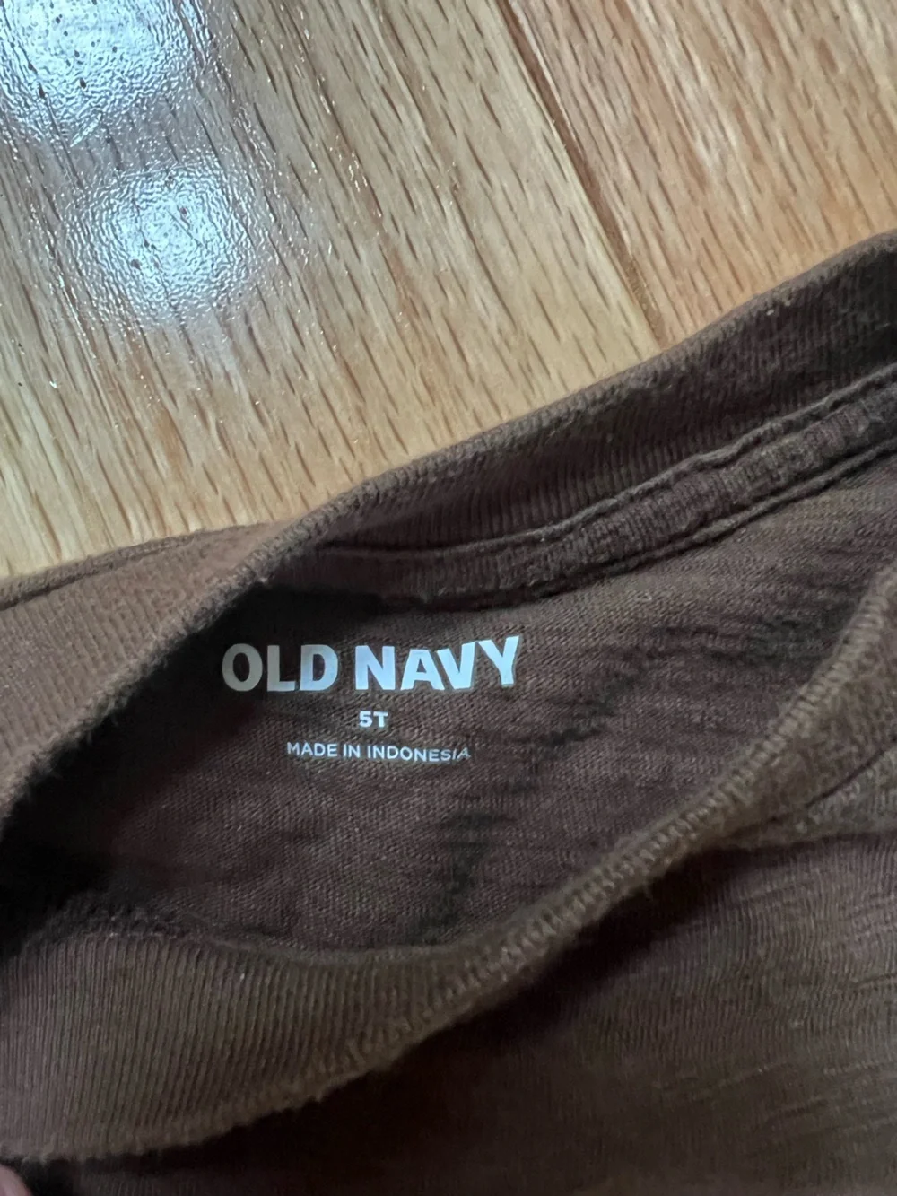 Old Navy Colorblock Short Sleeve Tee in Brown, Cream & Burgundy